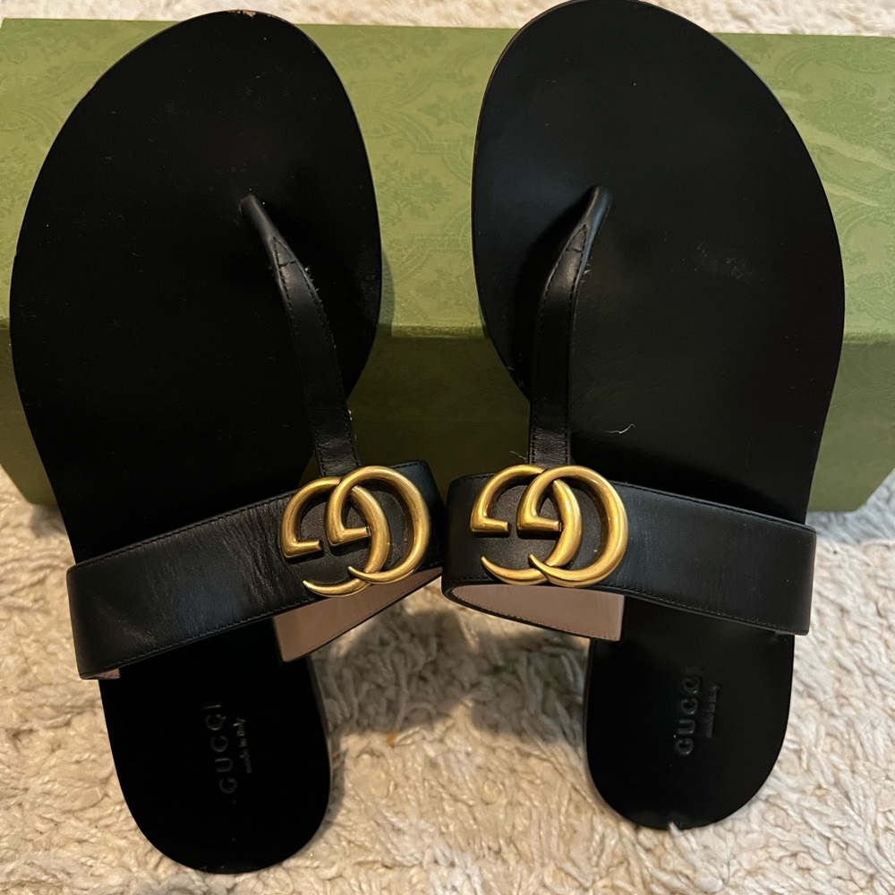 Gently worn - GG T-Strap Sandal